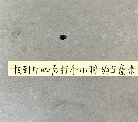 石阡瓷砖空鼓维修公司专业解答在瓷砖铺贴过程中，如果砂料搅拌不均匀，将会带来以下问题